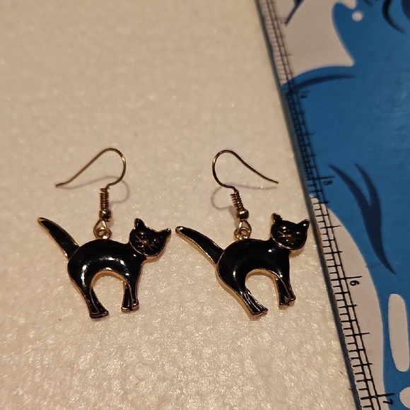 Black Cat Earrings - Picture 4 of 4